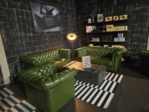 Chesterfield Pub 3er Sofa 0